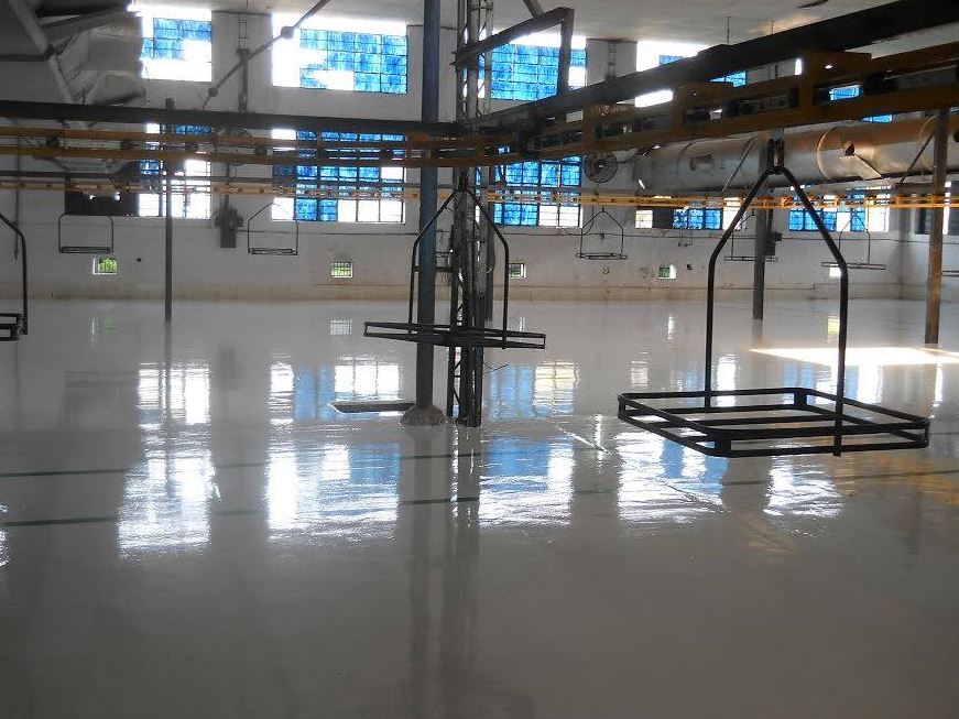 Pros and Cons of Installing an Epoxy Flake Garage Floor